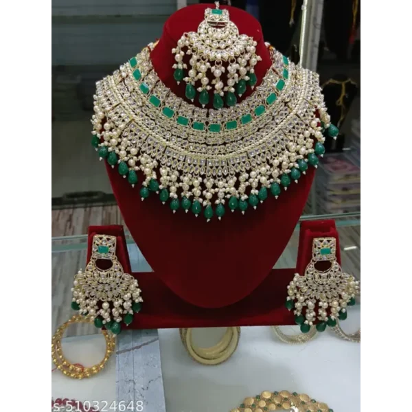 Stylish Gold Plated Kundan Choker Bridal Set for Women
